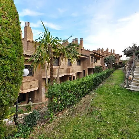 Townhouse Lloret Будинок відпочинку *