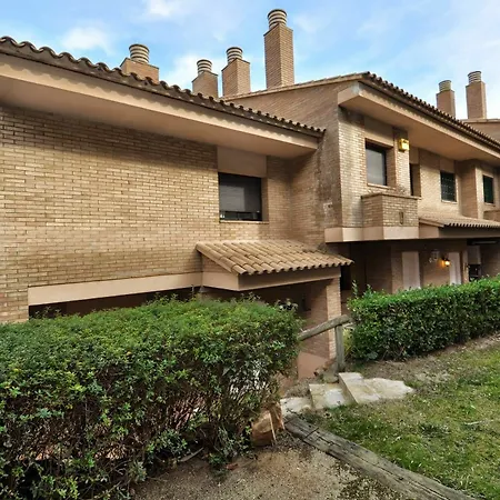 Townhouse Lloret Вілла Льорет-де-Мар